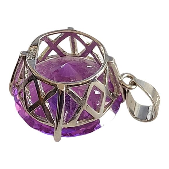 925 Silver Round Quantum Cut Purple Amethyst Color Solitaire Charm - Picture 3 of 6